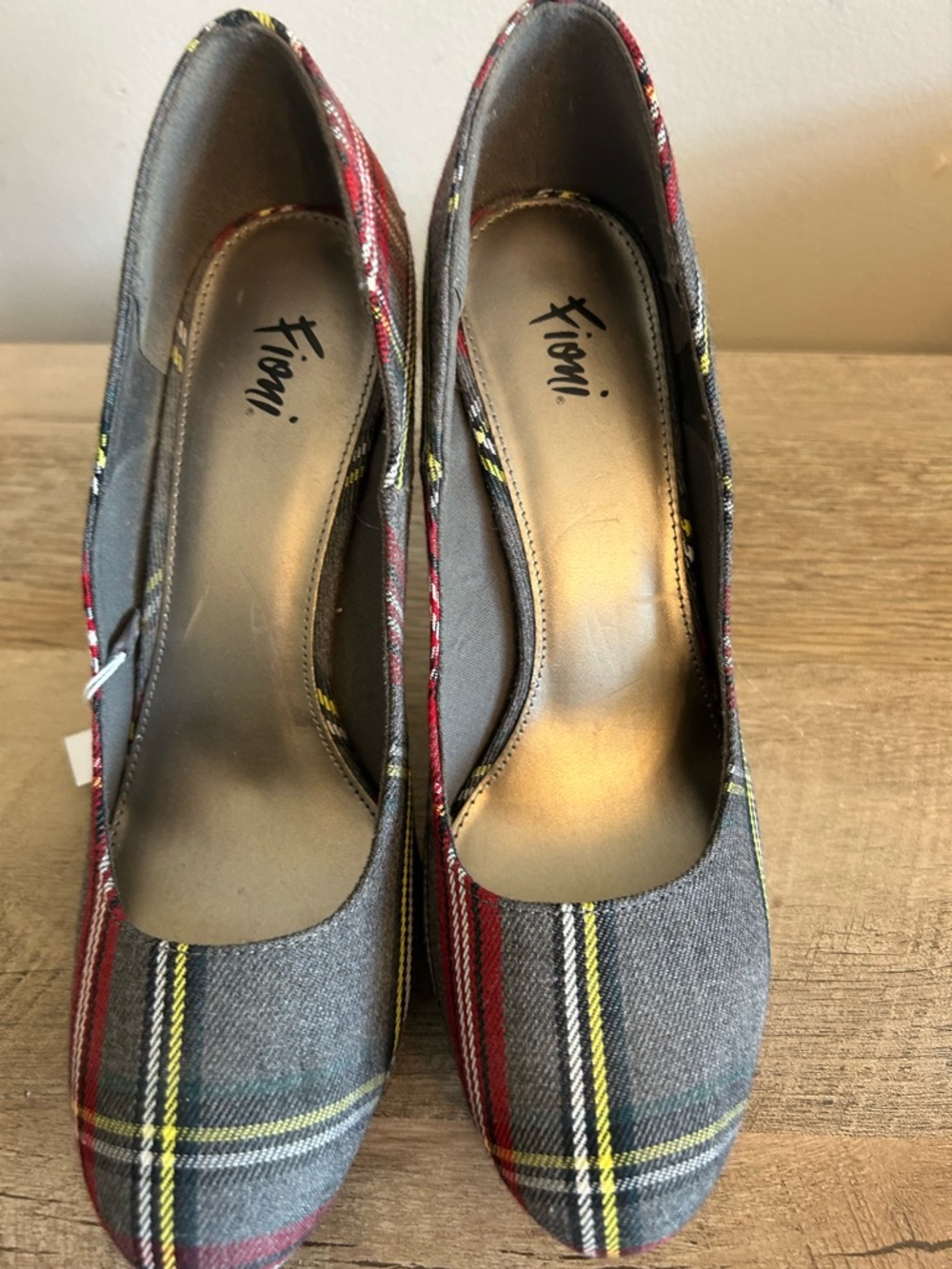 Womans Fiomi Gray Red Plaid Fabric Platform Heel‎ Shoe 9.5 NWT Academia Grunge - Picture 3 of 9